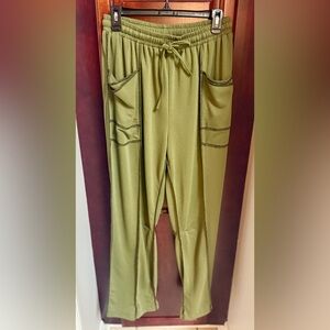 NWOT: Olive Green Joggers Womens M 33" Inseam TALL GIRL FRIENDLY